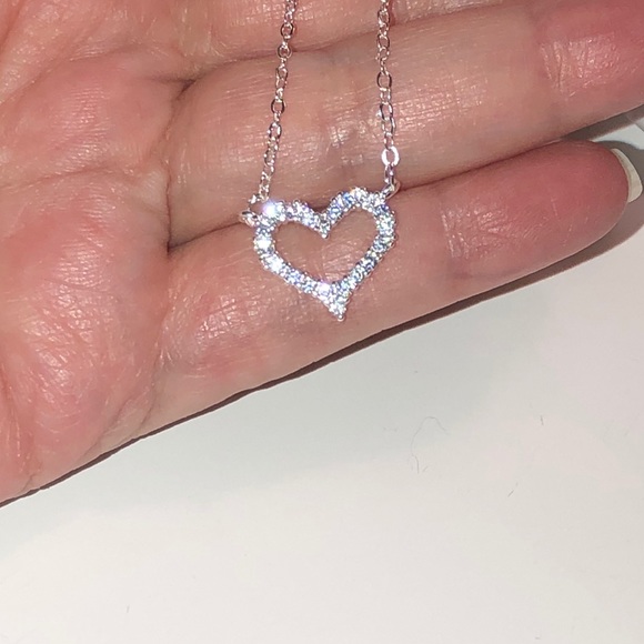 💕LAST ONE! Sterling Silver Crystal Heart Necklace - Picture 4 of 4
